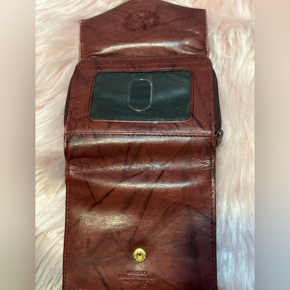 Buxton women's Top Grain Cowhide
Exterior Burgundy Wallet - Picture 7 of 11